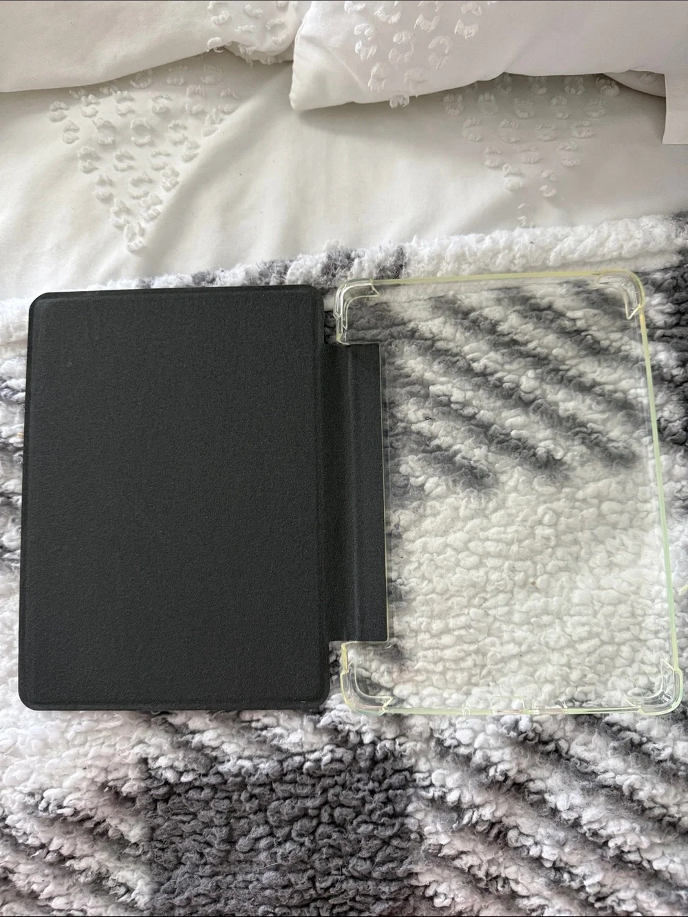 Black Sparkle Kindle Paperwhite 11th Generation Case with clear back! 🖤📚